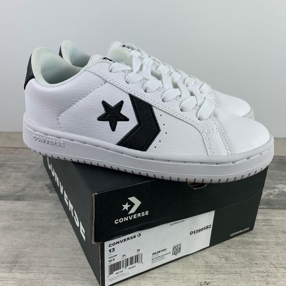 converse ev3 sneaker